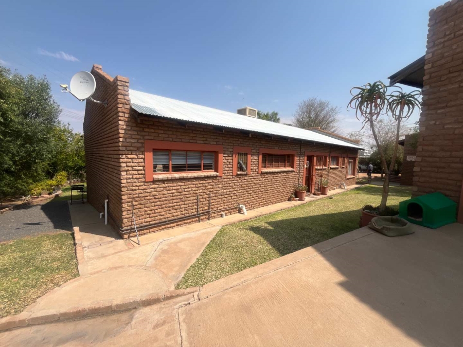 5 Bedroom Property for Sale in Upington Northern Cape
